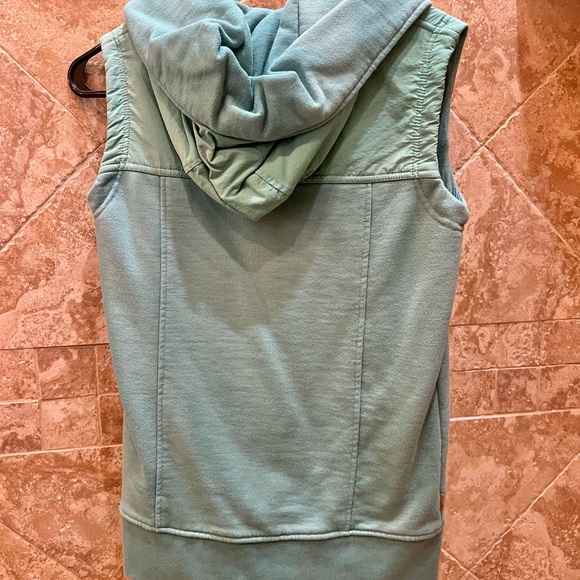 Burton. Medium. Vest. - Picture 2 of 4